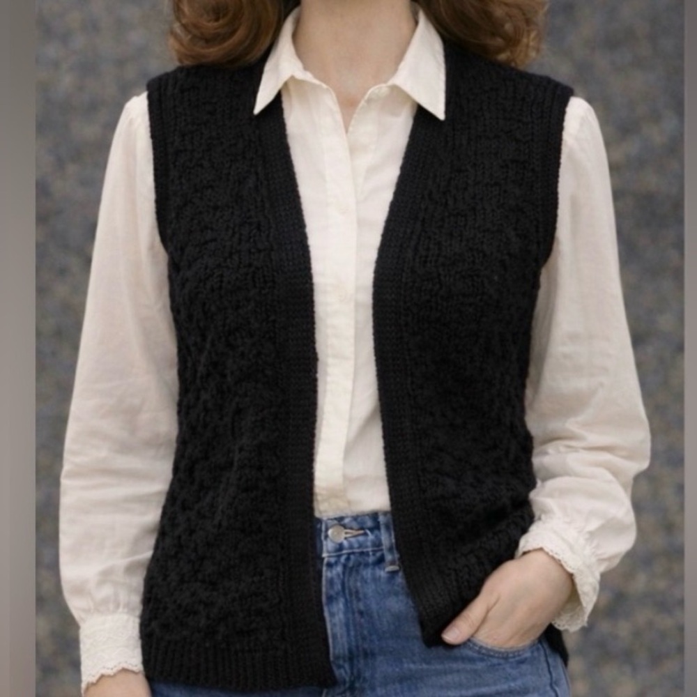Trissi - vintage 1970’s - black, sweater vest- tunic length- open front